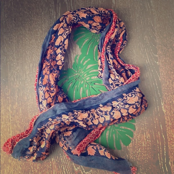 Massimo Dutti Scarf - It’s Like New! - Picture 1 of 2